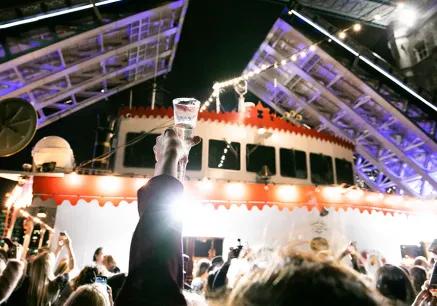 Private London Boat Party-image-3