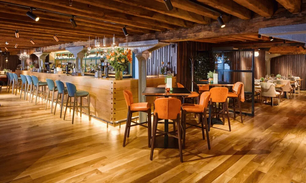 Party in the Main Bar