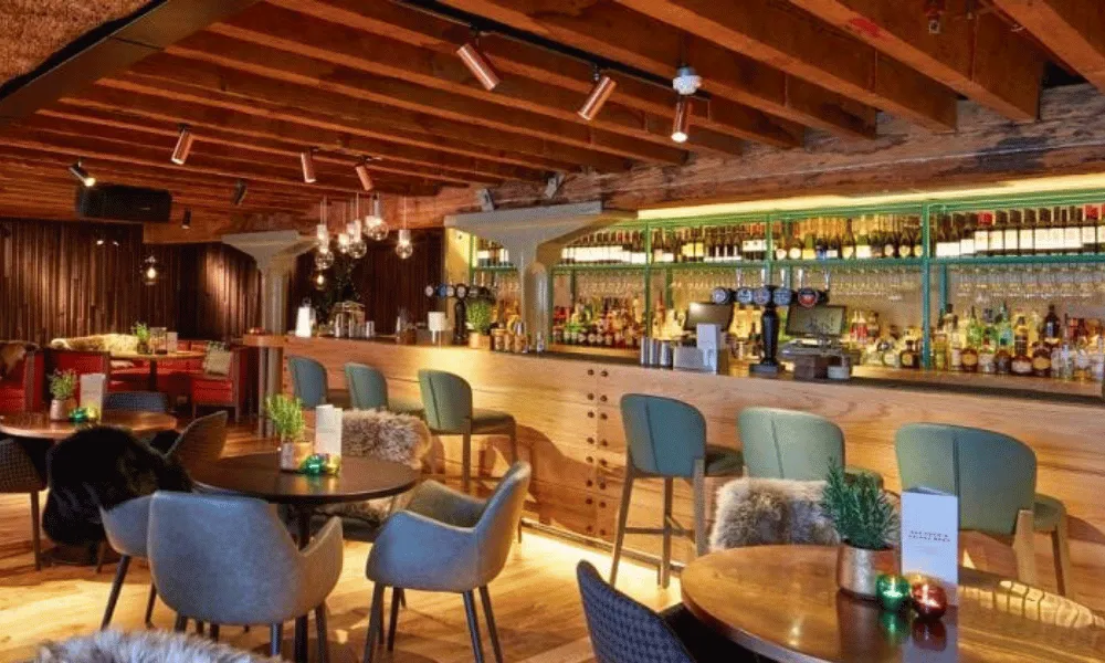 Party in the Main Bar