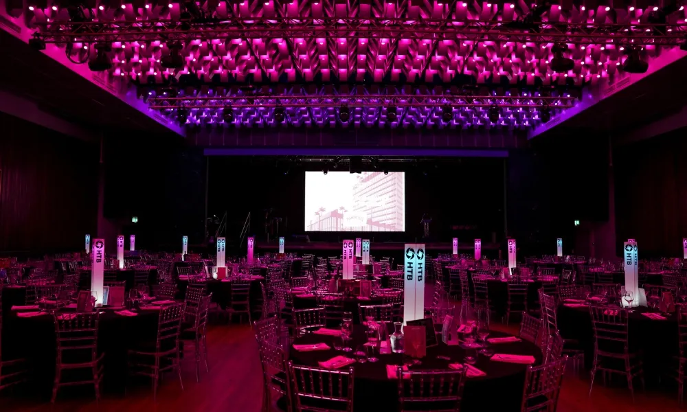 Seated Dinner & Standing Social
