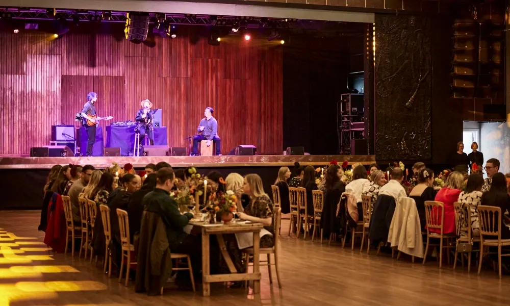 Seated Dinner & Standing Social