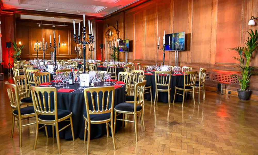 Christmas by the Thames