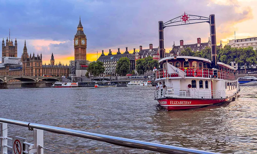 Party on the Thames 