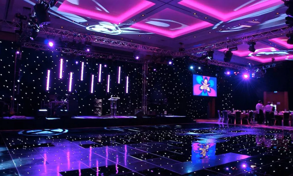 Magnifique Christmas Parties (exclusive)
