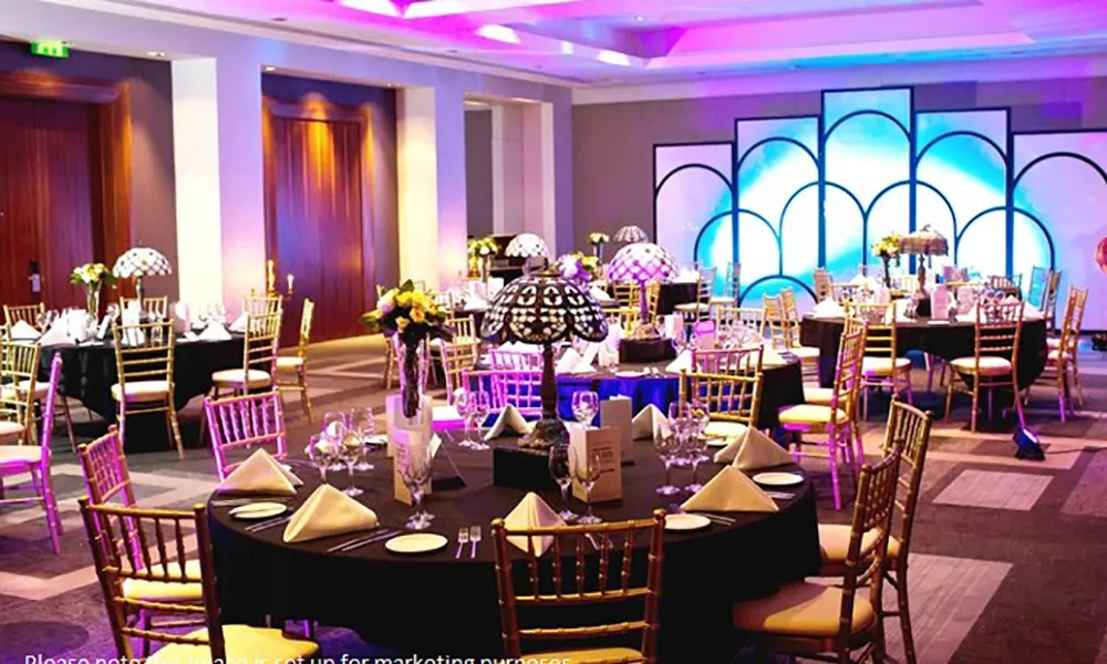 Christmas Party (exclusive)