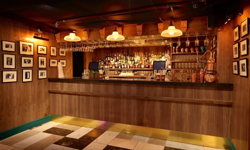 Bar, Ristorante & Variety Show