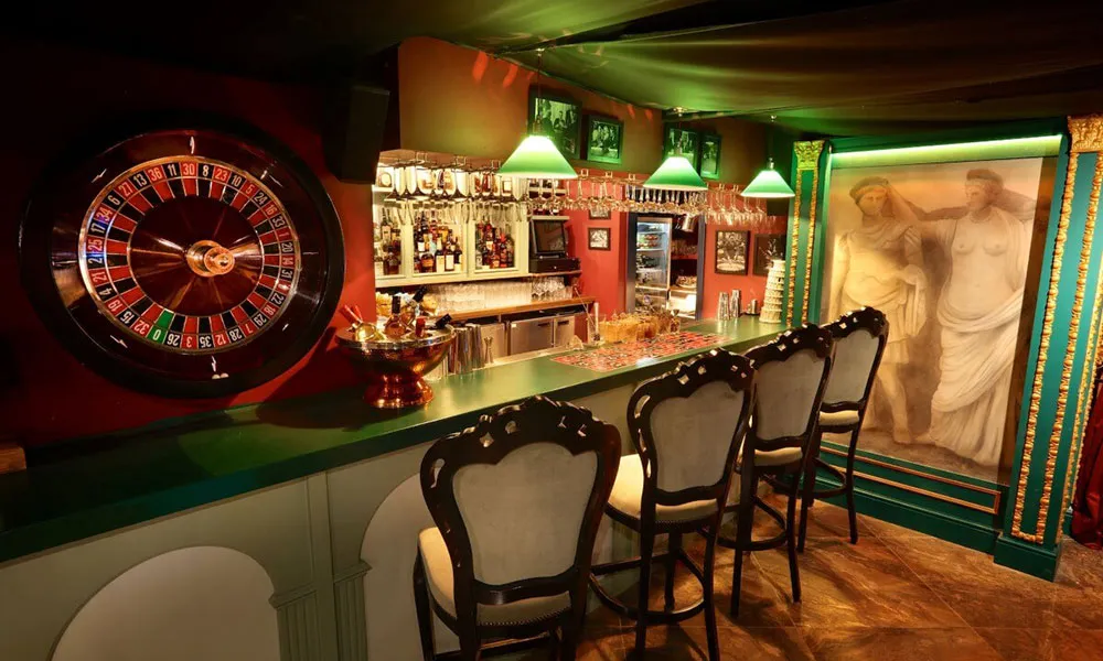 Bar, Ristorante & Variety Show