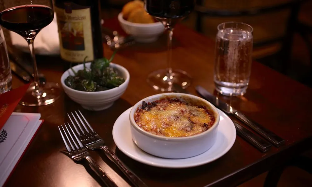 Bar, Ristorante & Variety Show