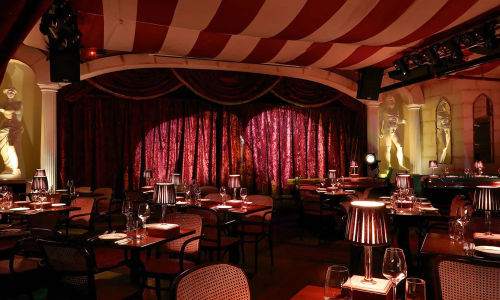 Bar, Ristorante & Variety Show