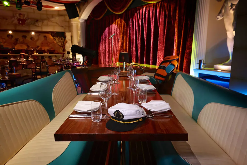 Bar, Ristorante & Variety Show