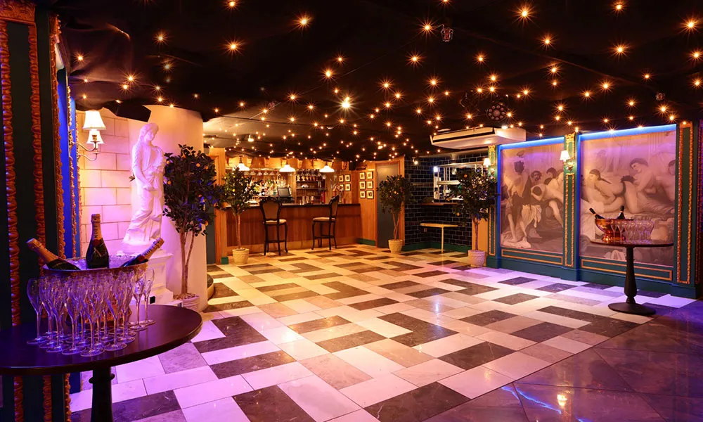 Bar, Ristorante & Variety Show