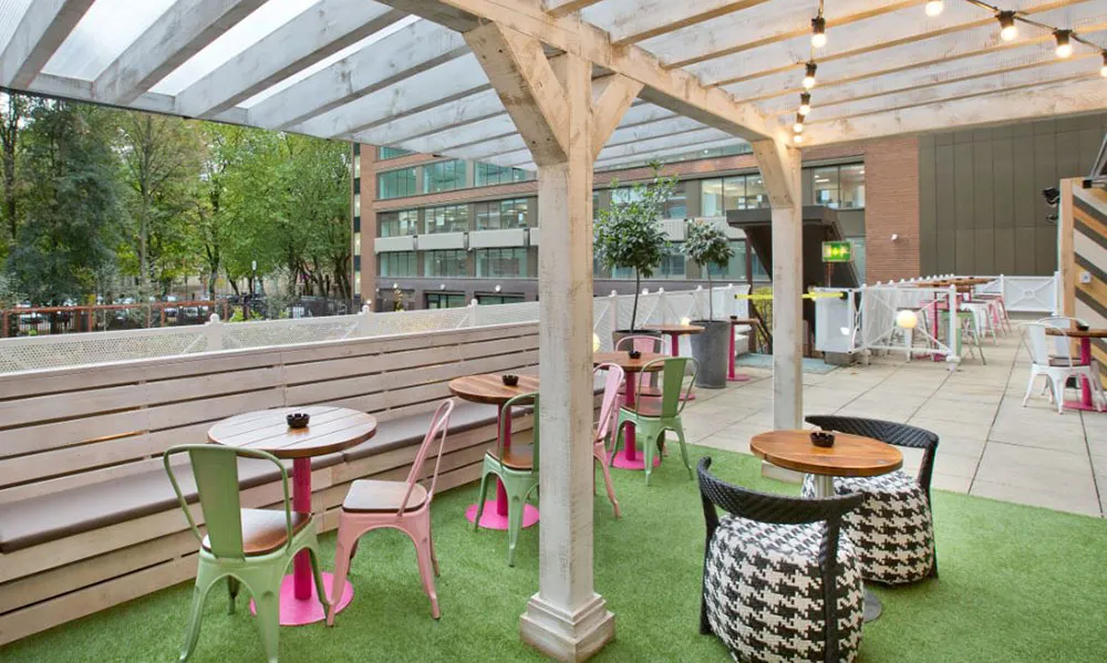 Private & Vibrant Christmas Parties