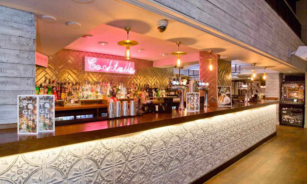 Private & Vibrant Christmas Parties