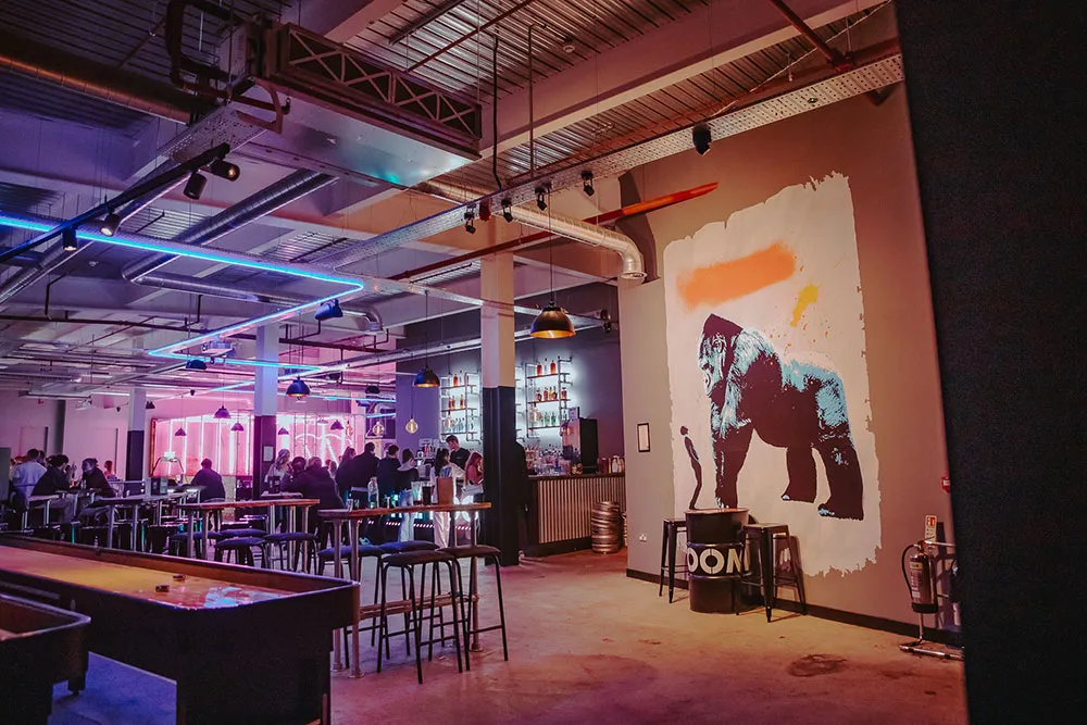 Pong & Puck: The Pop-Up Party With Shuffleboard, Prosecco & Beer Pong