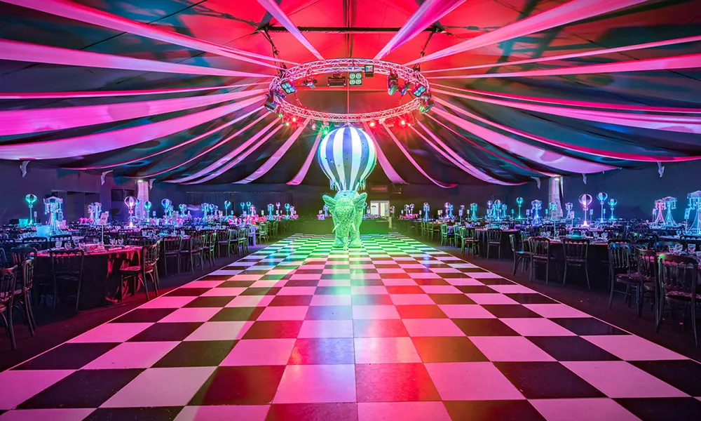 Cirque de Noel (Shared)