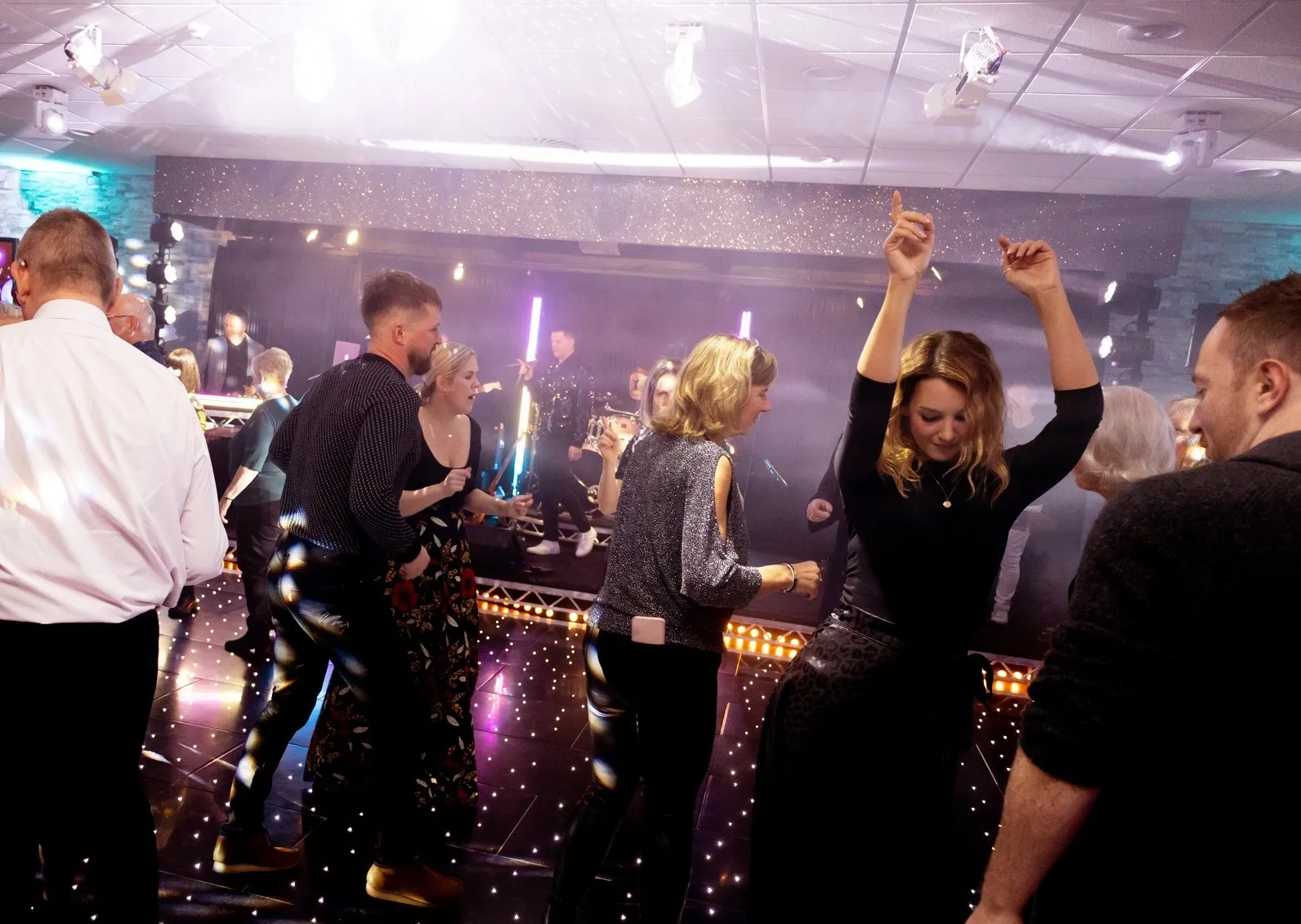 EXCLUSIVE PARTY