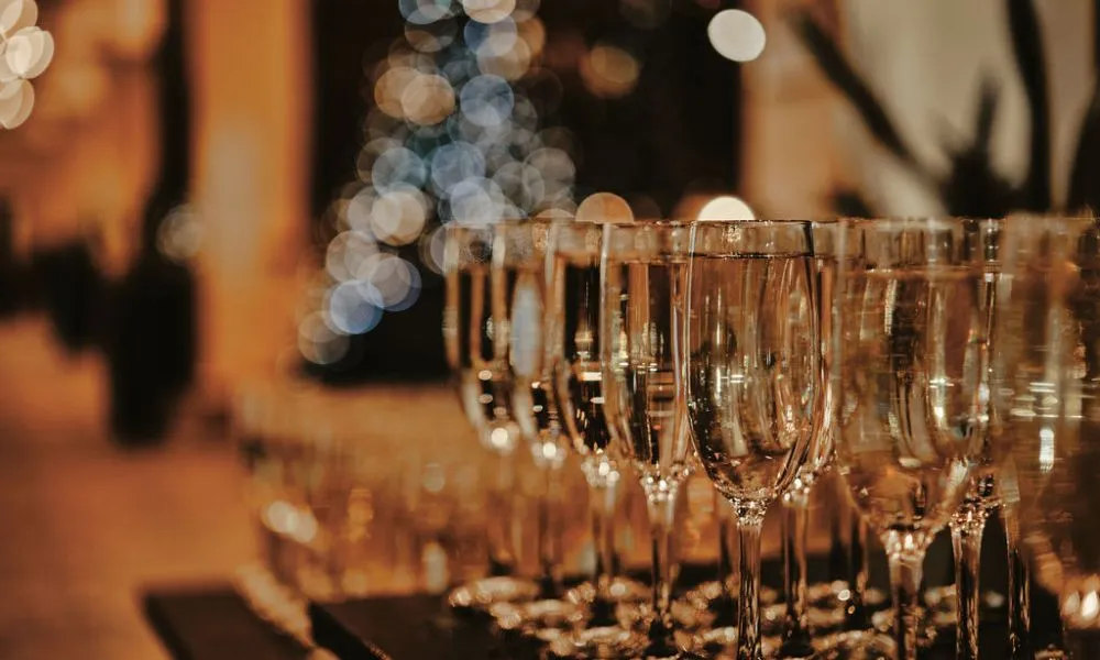 James Bond, Skyball Christmas Party
