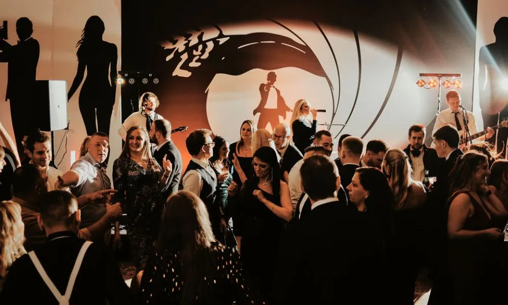 James Bond, Skyball Christmas Party