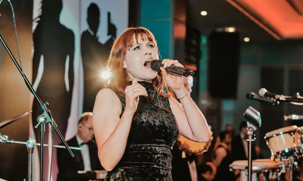 James Bond, Skyball Christmas Party