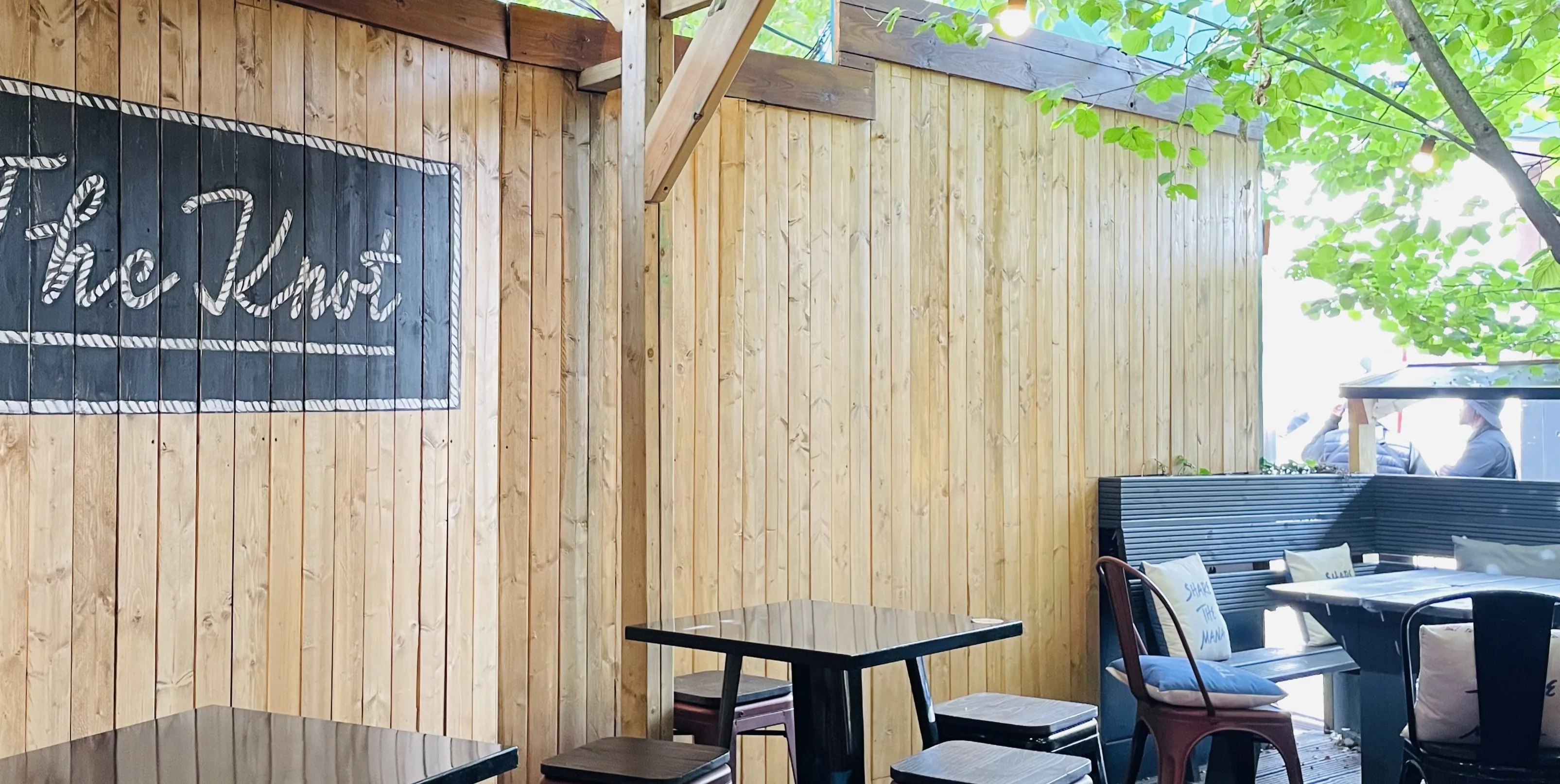 The Knot Cocktail Bar